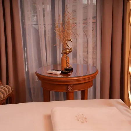 Milestone Kuecuekkoey Hotel *